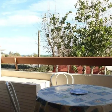 Studio 4 Personnes Studio Cabine 4 Couchages Bien Equipe. * Agde